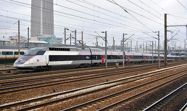 un tgv réalisant le trajet entre la france et l'espagne