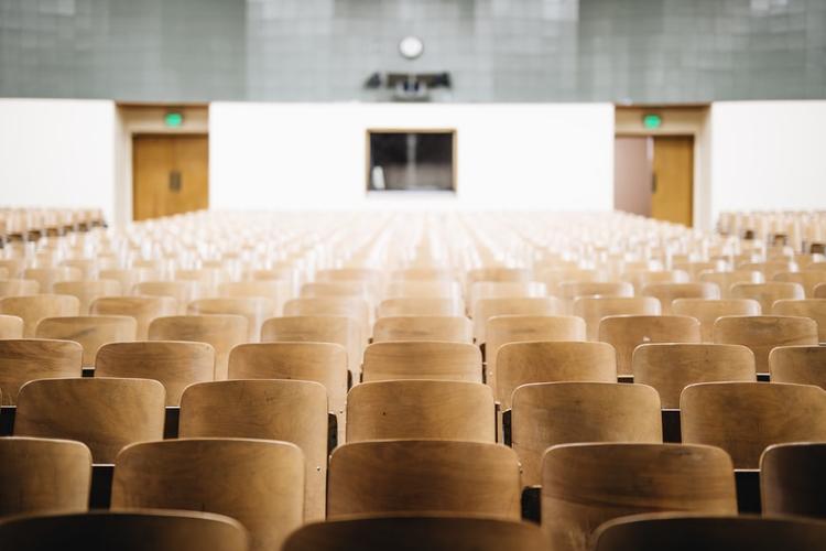 amphi théâtre école