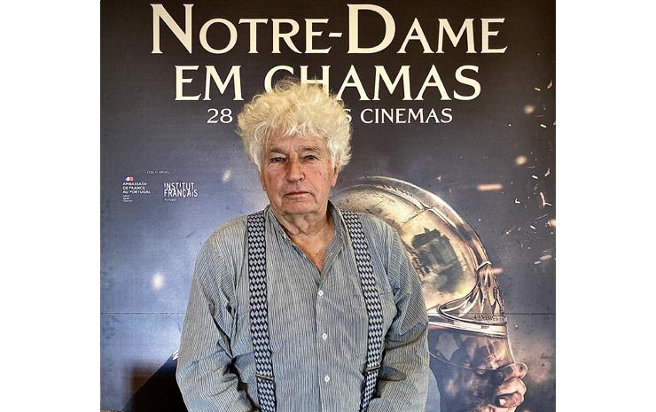 Jean-Jacques Annaud, affiche du film "Notre-Dame Brûle" 