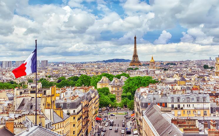 Vue-Paris-drapeau-francais