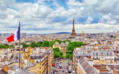 Vue-Paris-drapeau-francais