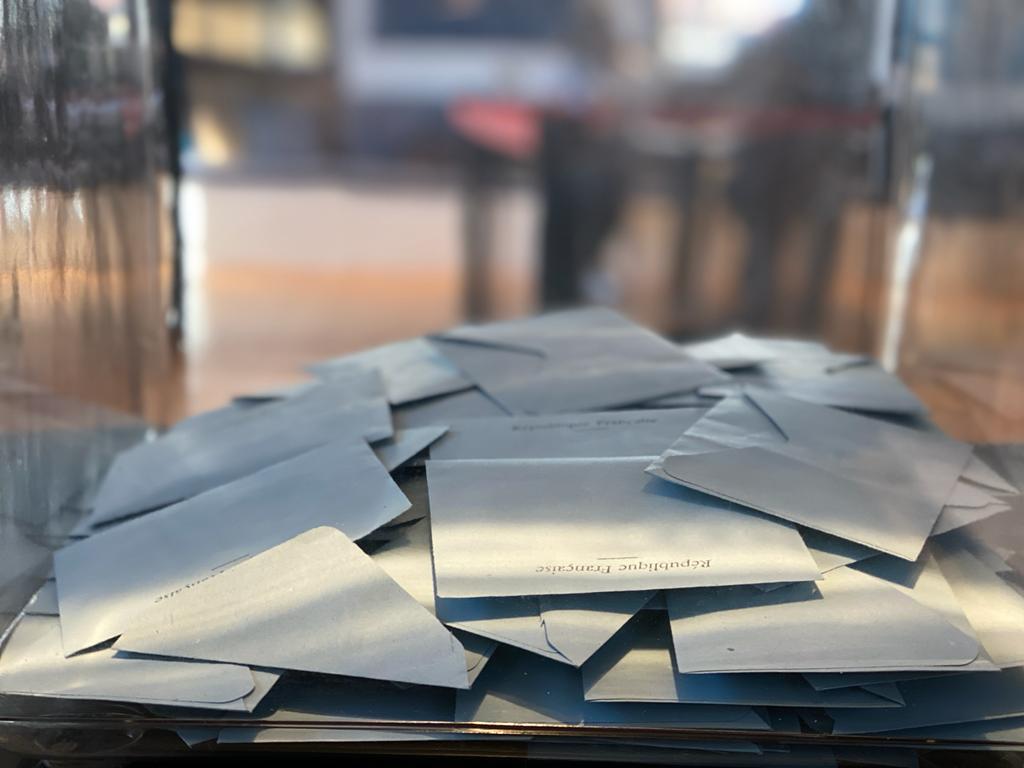 des enveloppes de vote à Istanbul élections