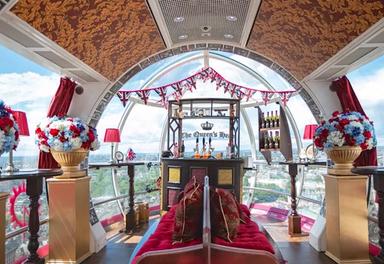 Pod London Eye pub année 50 pour célébrer le jubilé de la Reine