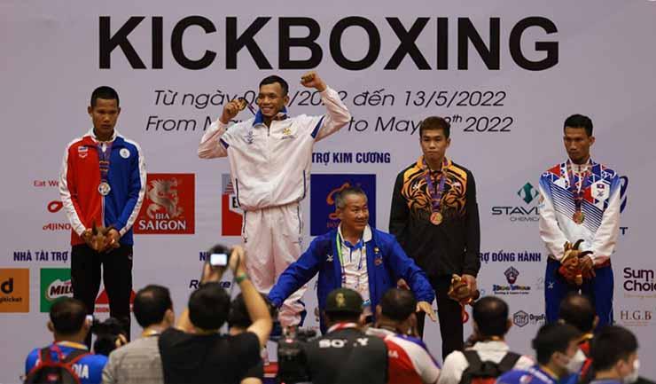 Touch Rachhan a remporté la première médaille d'or en kickboxing