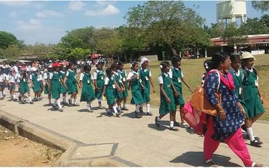 Des élèves en sortie scolaire dans le Tamil Nadu