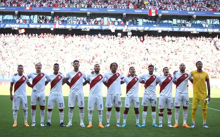 La terre s’arrête de tourner aujourd’hui au Pérou, le foot avant tout !