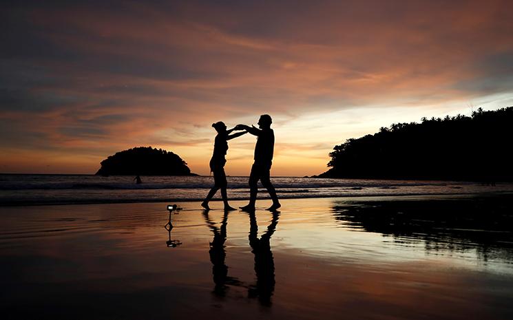 Des touristes en Thaïlande sans le Thailand pass