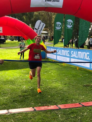 Arrivée d'Alexandre Hennon marathonien à Perth en 2022 