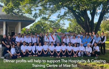 Photo des eleves du HCTC et des disciples d'Escoffier de Thailande