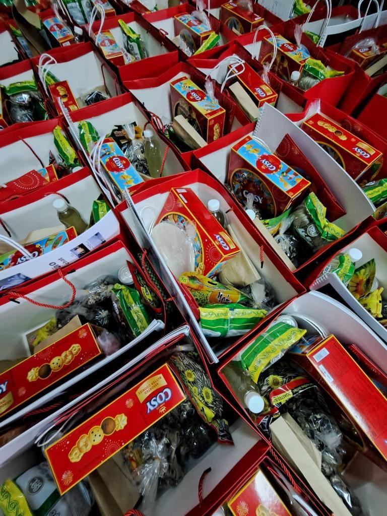 les colis cadeaux distribués au moment de Têt au Vietnam 