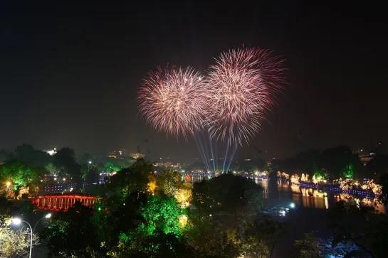 feux d'artifice à Hanoï pour têt 2023