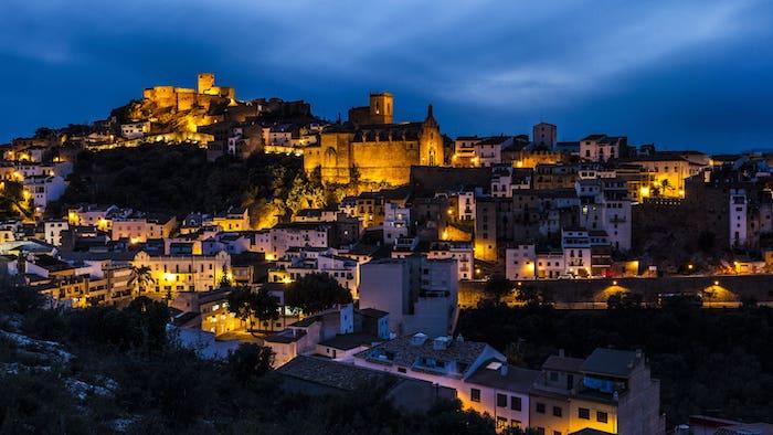 village de vilafames de nuit