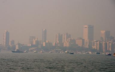 Le ciel pollué de Mumbai