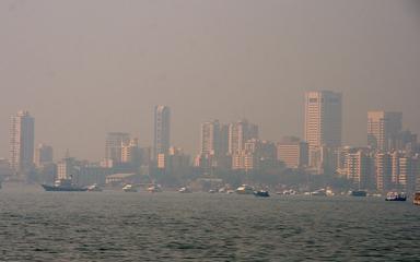 Le ciel pollué de Mumbai