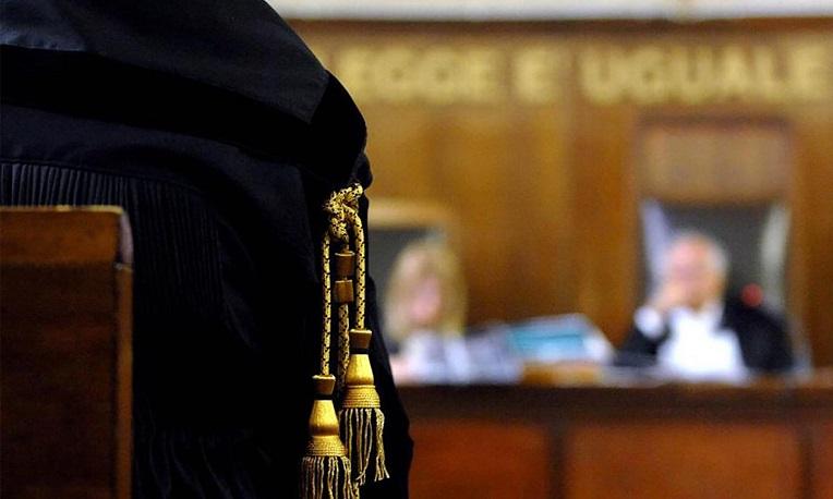 robe d'avocat droit du travail italie