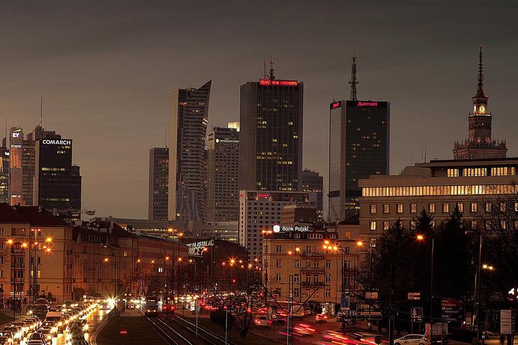 warsaw-varsovie nouvels immeubles nocturne