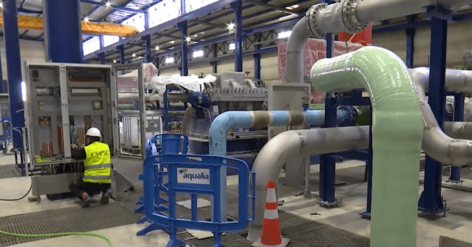 Mar de Alborán, une grande usine de dessalement, à Rambla Morales dans le parc de Cabo de Gata