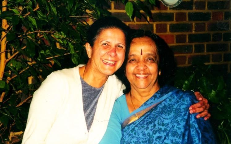 Shireen Isal et Lakshmi Shankar chanteuse Hindustani en 2001