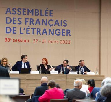 La 38 session de l'Assemblée des Français de l'étranger où une table ronde a eu lieu sur la réforme des retraites