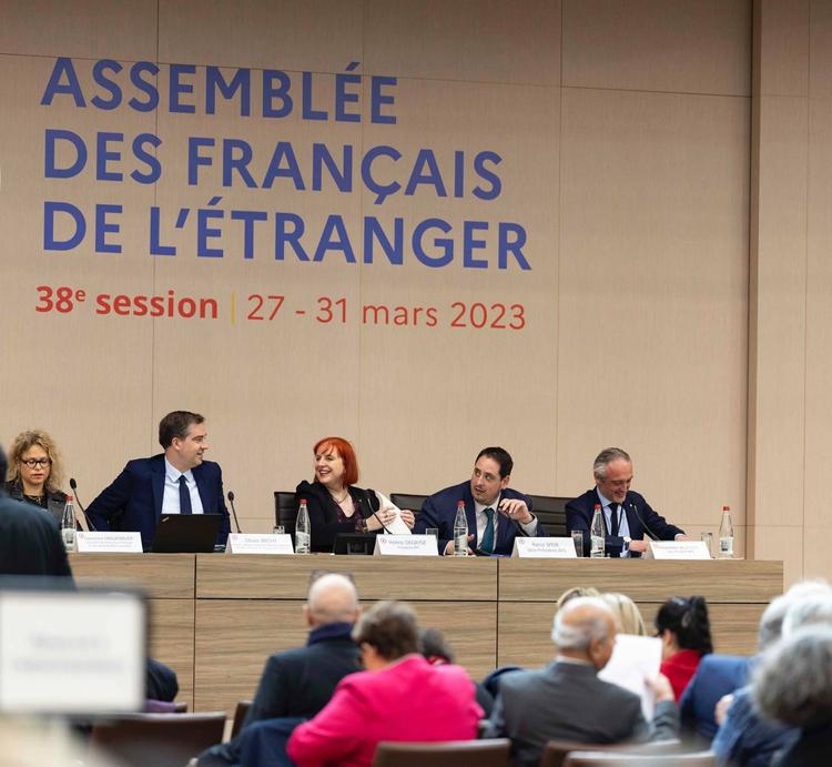 La 38 session de l'Assemblée des Français de l'étranger où une table ronde a eu lieu sur la réforme des retraites