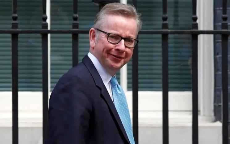 Michael Gove veut interdire le gaz hilarant