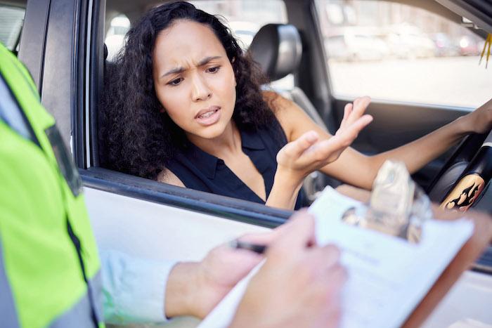 une conductrice est arrêtée par la garde civile pour excès de vitesse