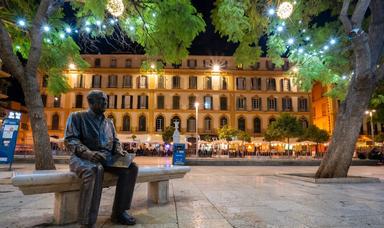 Statue de Pablo Picasso sur la Place de la Merced 