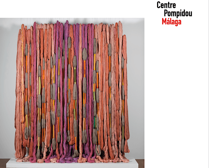 Lianes de Beauvais, 2011 – 2012. Dimensiones variables. Lino, algodón perlé, lana, seda, nailon. © Centre Pompidou, MNAM-CCI/Philippe Migeat/Dist. RMN-GP © Sheila Hicks, VEGAP, Málaga, 2023