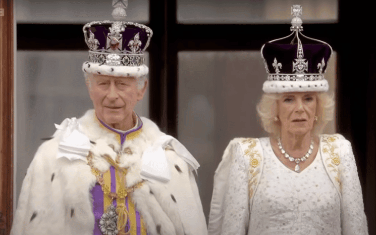 Le roi Charles III et la reine Camilla lors du couronnement 