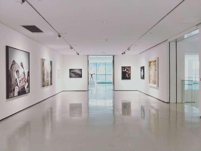 l'intérieur d'une salle d'exposition dans un musée à Alicante