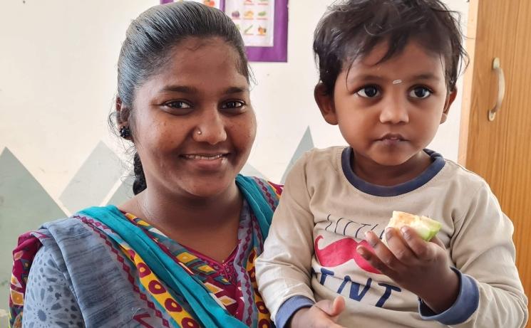 Une mère et son enfant à Chennai