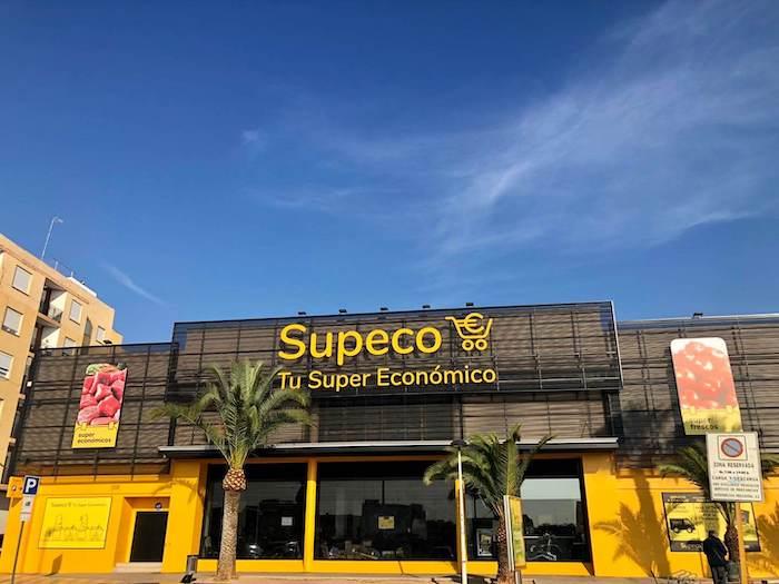 la façade du supermarché à prix bas Supeco à Valencia