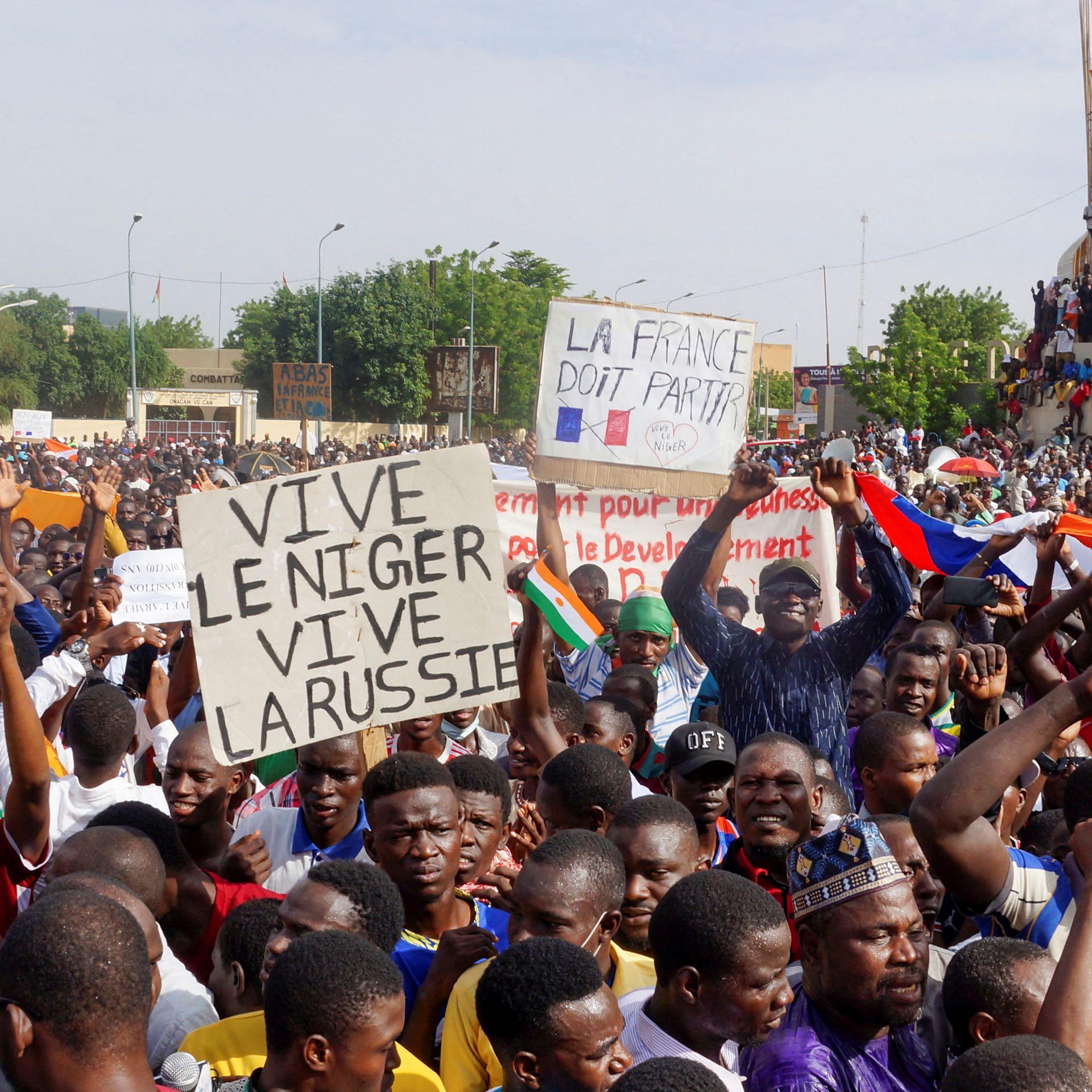 coup d'état Niger ambassade de France évacuation