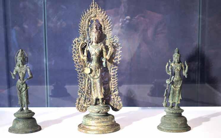 Les trois Lokeshwara en bronze, ou bodhisattva dans le bouddhisme Sao Phal Niseiy 