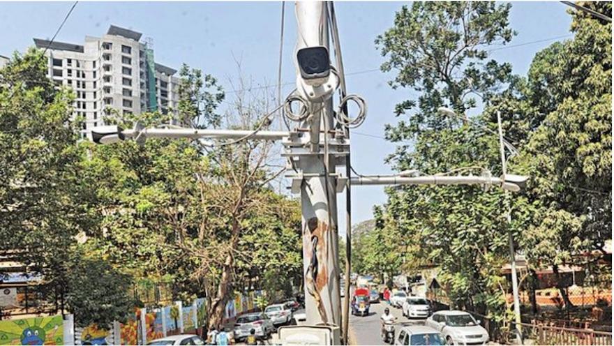 Des cameras surveillant le traffic à Mumbai