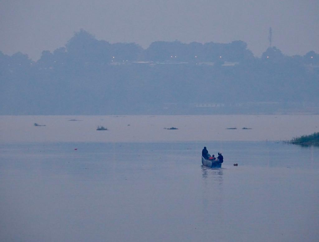 Pirogue sur le Congo à Brazzaville -  Philippe PETIT