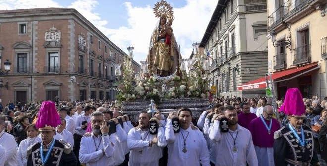 procession de la vierge de la almudena à madrid