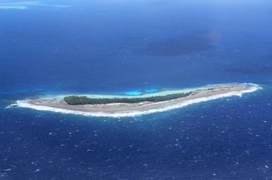 vue aérienne d'un île de l'archipel de Tuvalu