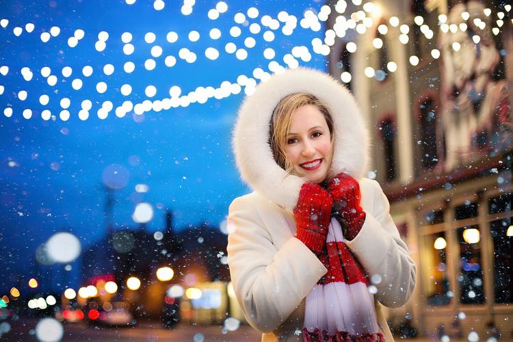 Femme fête noël pologne