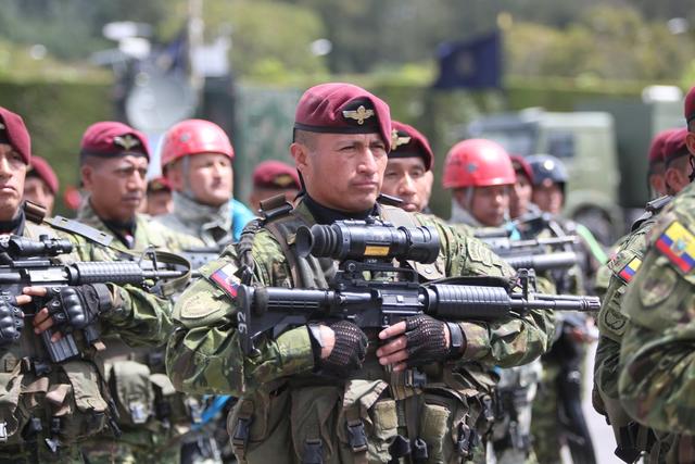 L'armée mobilisée dans le conflit armé interne en Équateur