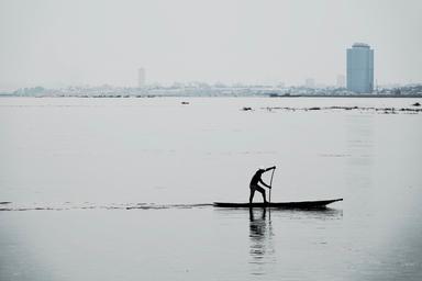 Piroguier sur le fleuve Congo