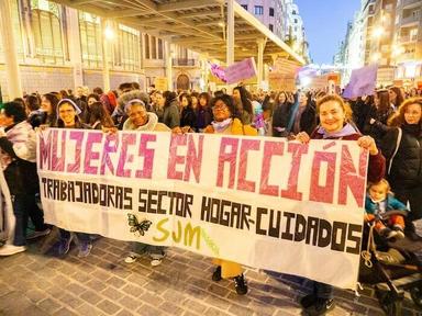 un cortège de femmes manifestant le 8 mars à valencia