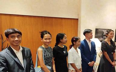 Huit jeunes Cambodgiens volontaires pour les JO de Paris 2