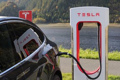 Tesla ouvre une usine en Chine