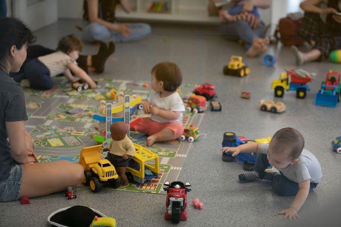 enfants dans une creche en espagne