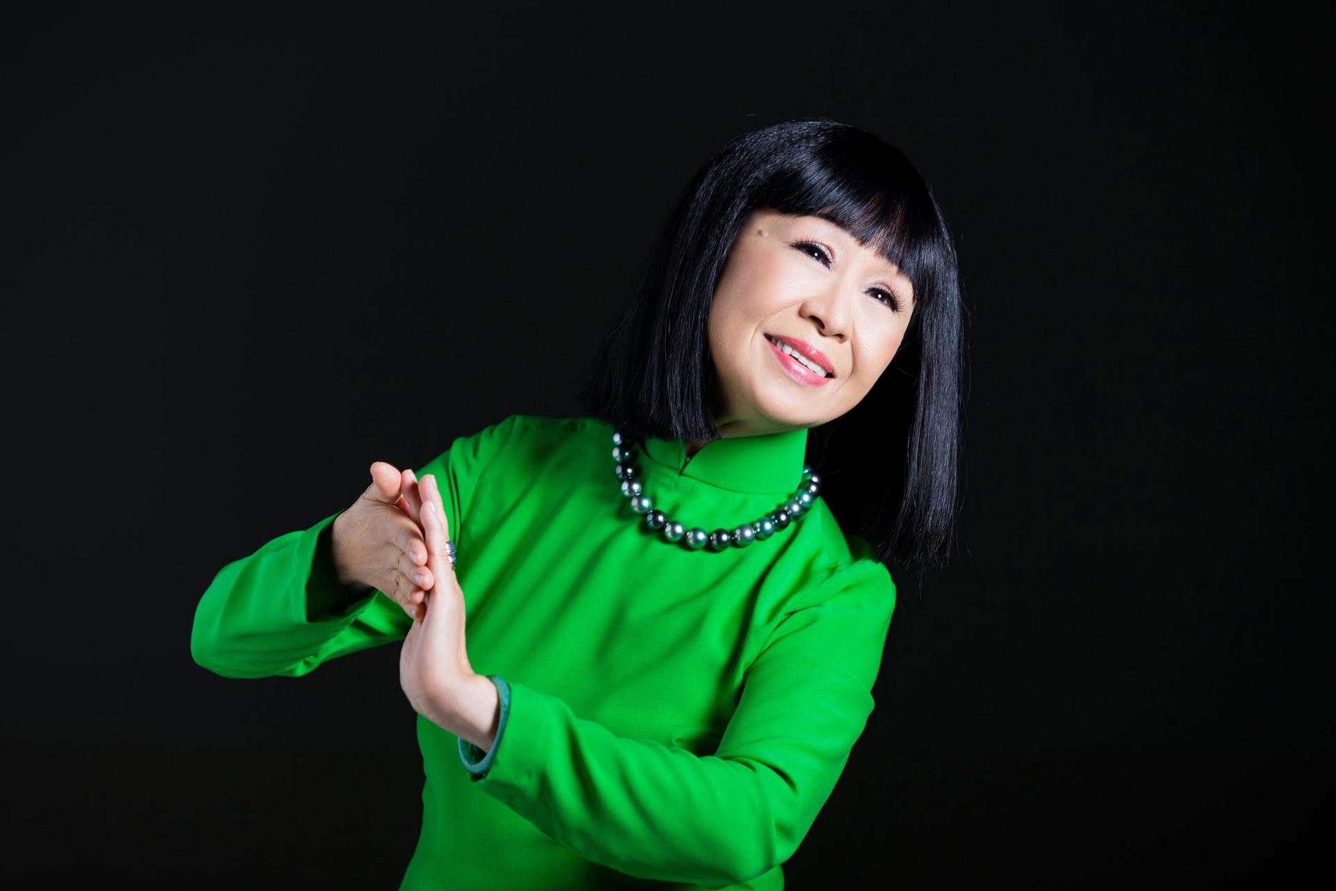 L'interprète Bạch Yến sur scène.