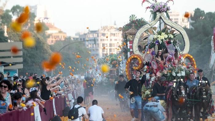 Bataille de fleurs lors de la Gran Feria de Julio à Valencia