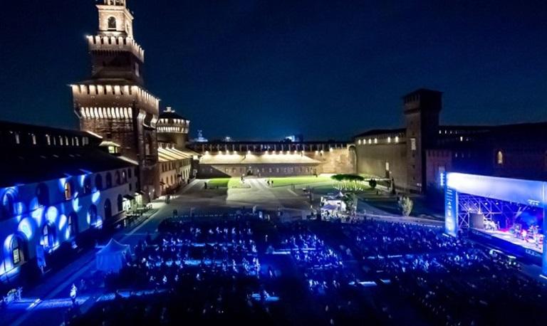 concert nocturne au castello sforzesco milan