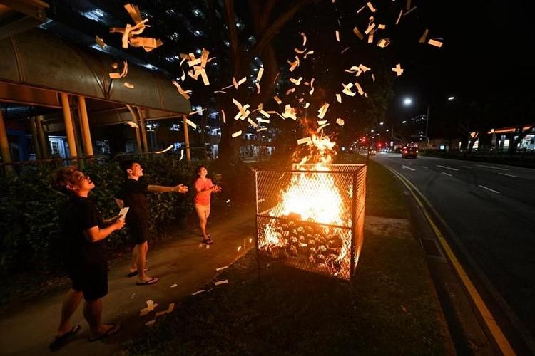 Les fantômes affamés courent les rue de Singapour jusqu'au 4 septembre.