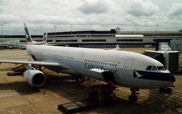 Cathay Pacific Airbus A 330 CX 100